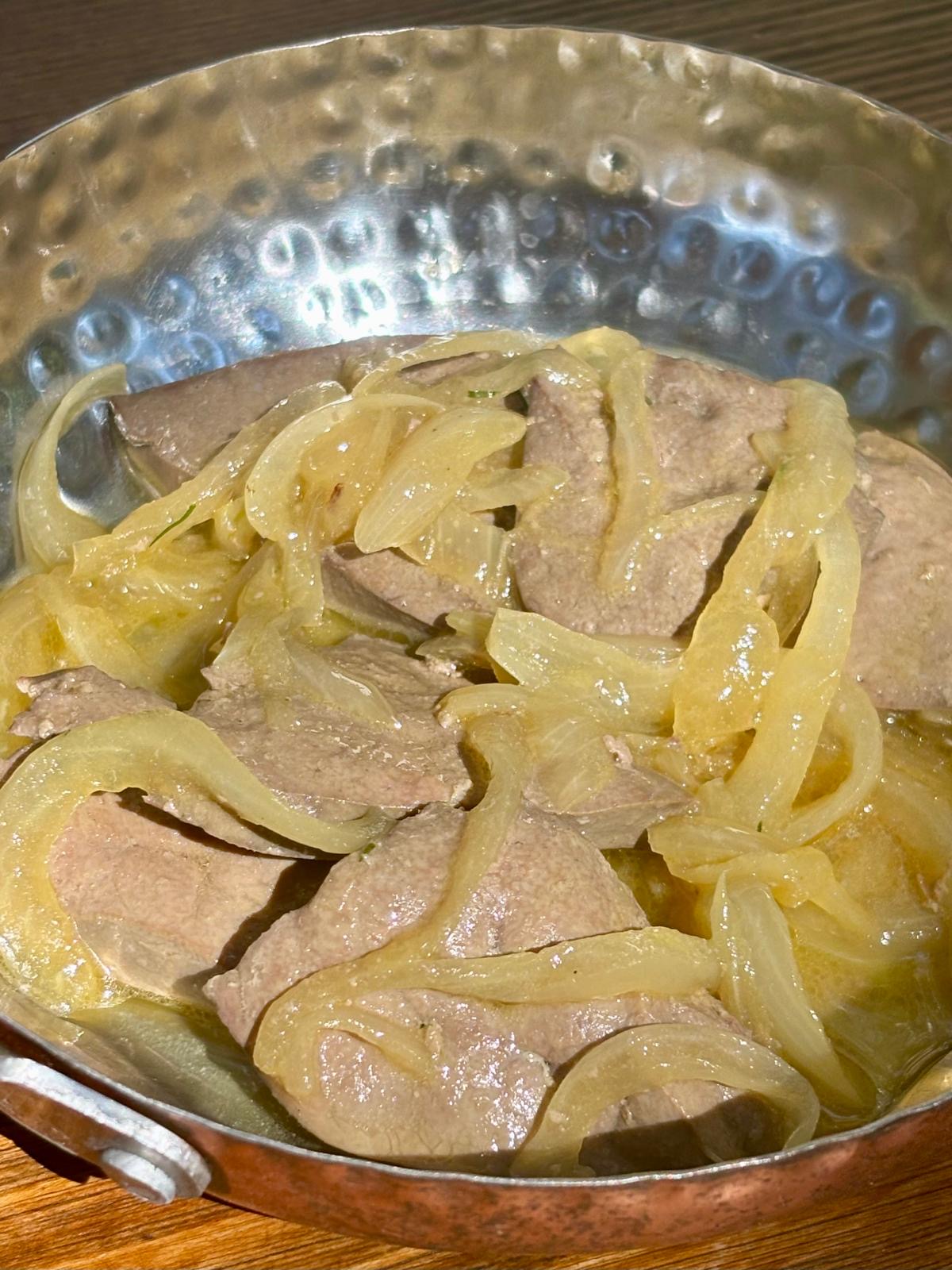 liver with butter and caramelised onions