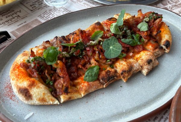 İsli Kuzu Kaburgalı Pide